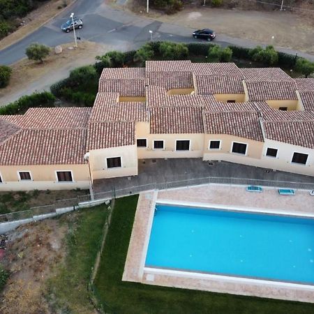 Residence Baia Sant Anna Con Piscina Tanaunella Kültér fotó