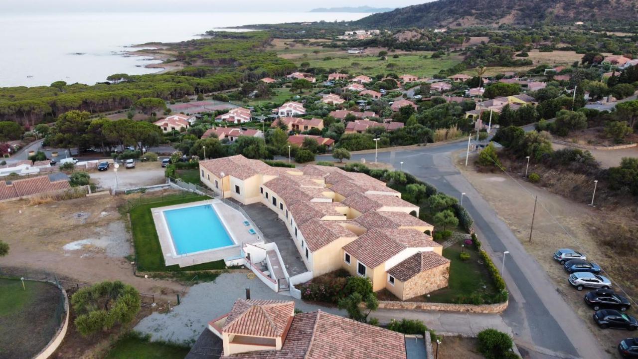 Residence Baia Sant Anna Con Piscina Tanaunella Kültér fotó