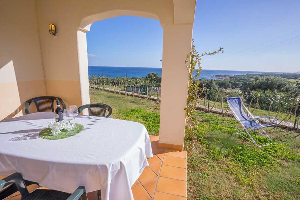 Residence Baia Sant Anna Con Piscina Tanaunella Kültér fotó