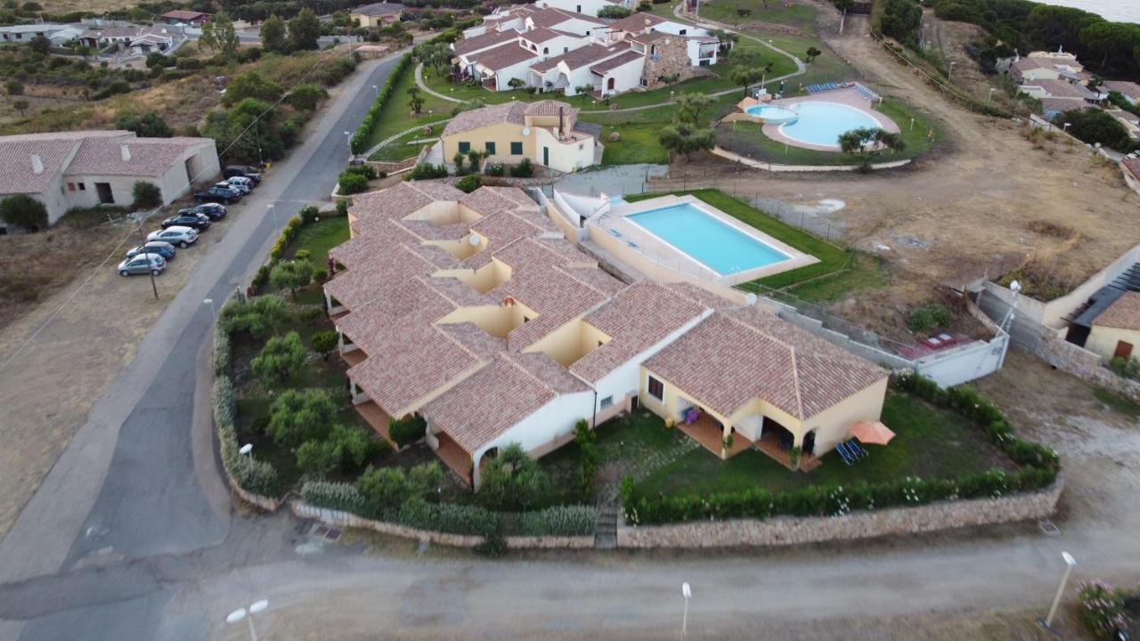 Residence Baia Sant Anna Con Piscina Tanaunella Kültér fotó