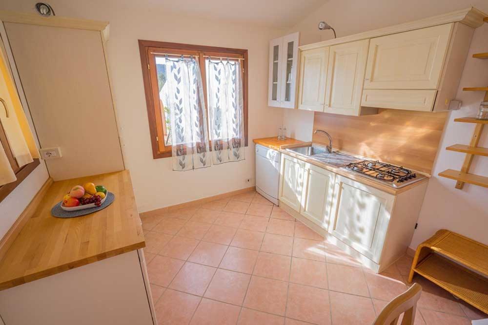 Residence Baia Sant Anna Con Piscina Tanaunella Kültér fotó