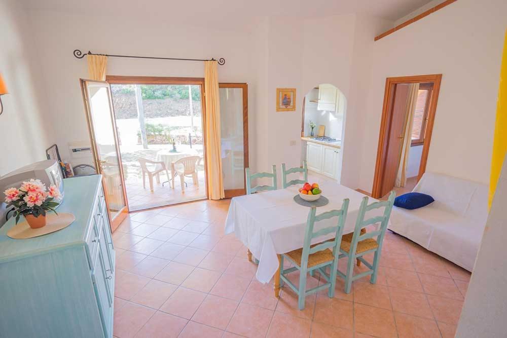 Residence Baia Sant Anna Con Piscina Tanaunella Kültér fotó