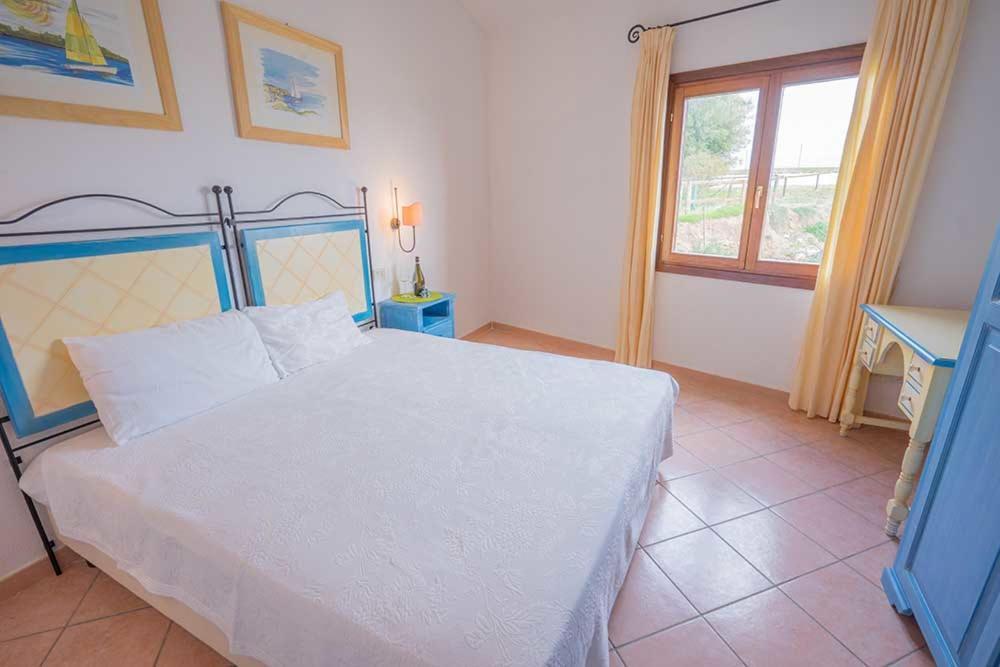 Residence Baia Sant Anna Con Piscina Tanaunella Kültér fotó