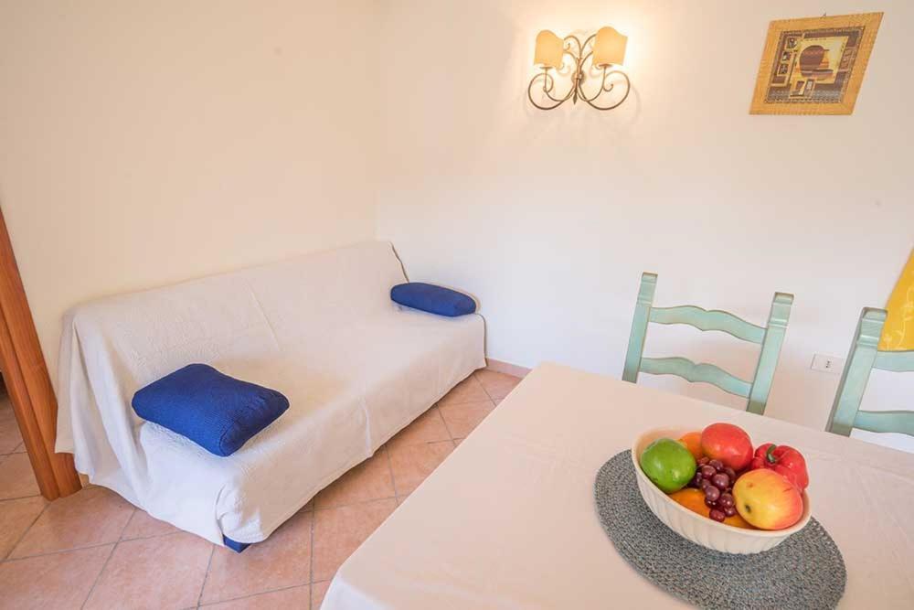 Residence Baia Sant Anna Con Piscina Tanaunella Kültér fotó