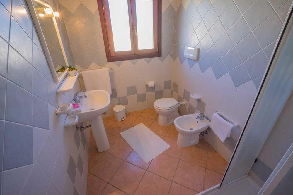 Residence Baia Sant Anna Con Piscina Tanaunella Kültér fotó