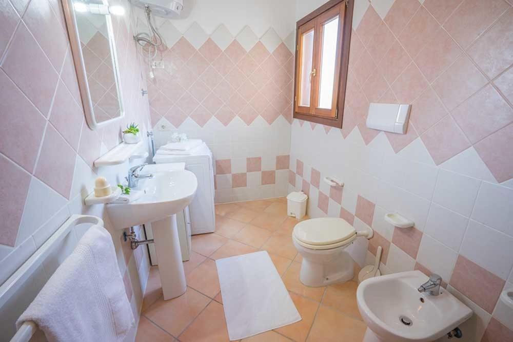 Residence Baia Sant Anna Con Piscina Tanaunella Kültér fotó